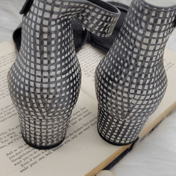 Vince Checkered Rita Block Heel Leather Sandals Size US 8M‎ EU 38 - Picture 9 of 12